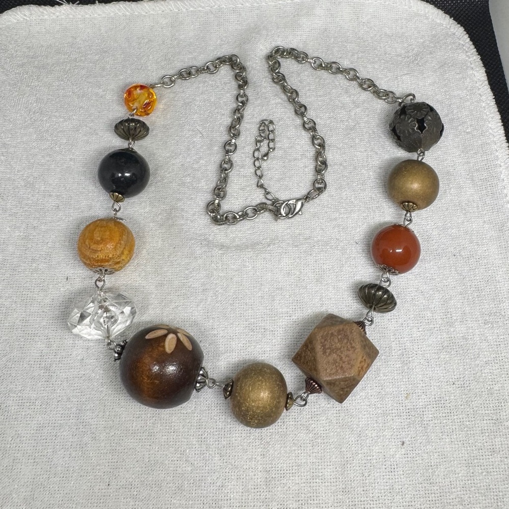 Elegant Multicolor Beaded Necklace